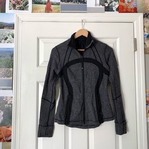Lululemon zip up jacket RARE SIZE 4